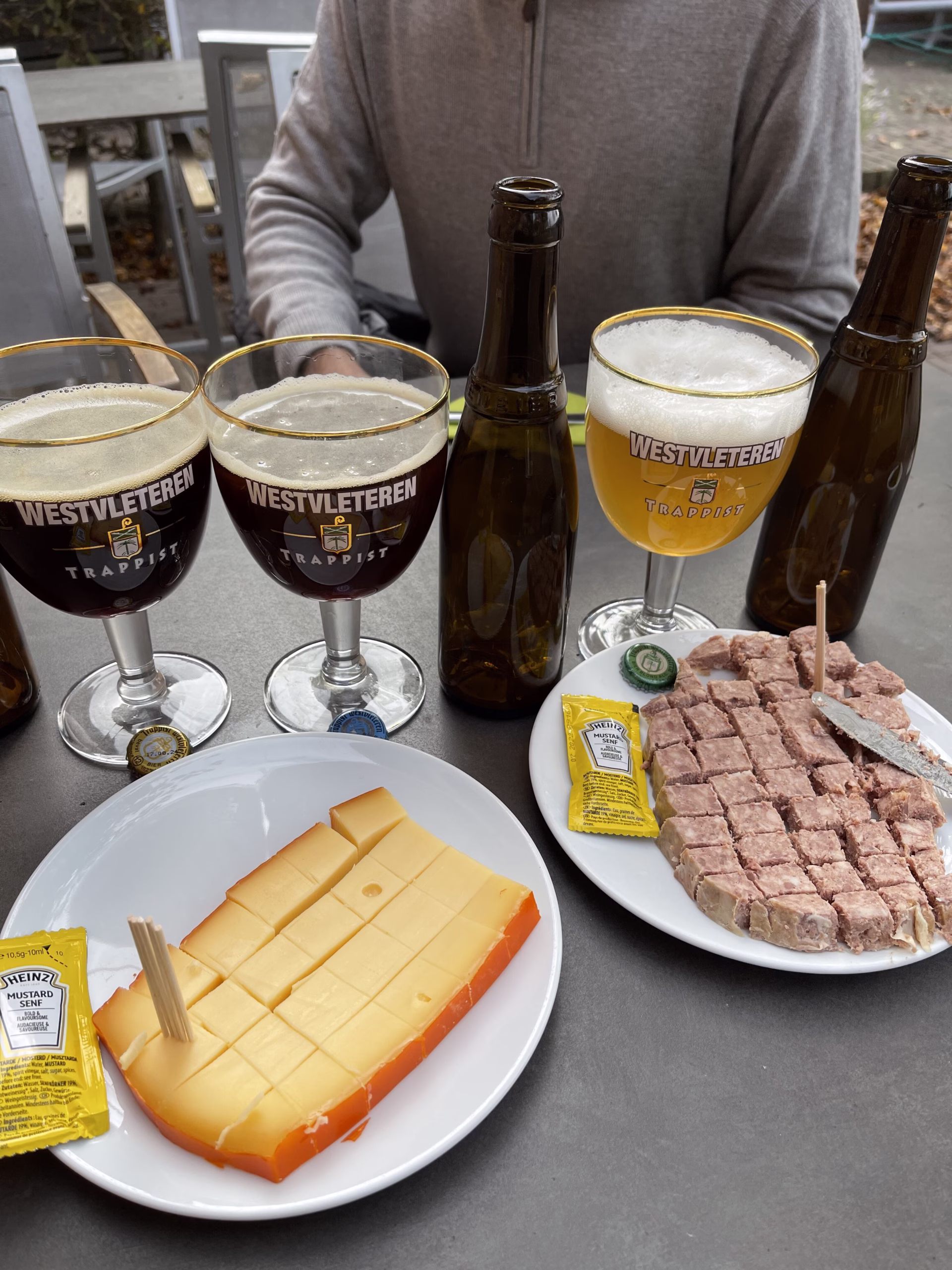 Portie Paterskaas, a nice sized slice of the cheese made by the monks, and the Portie Abdijpaté which is a similarly sized slice of the monastery's own pâté