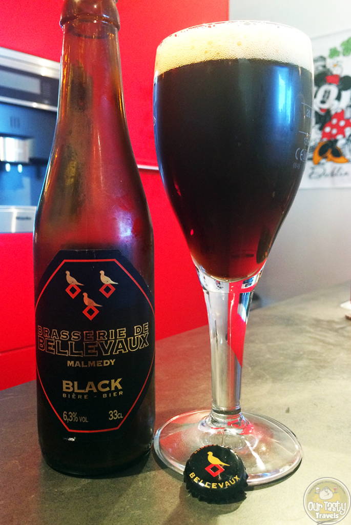 21-Jul-2015 : Black by Brasserie de Bellevaux. A decent 6.3% Stout. Some dark flavors of coffee and chocolate, with a little bitterness. Pretty good! #ottbeerdiary