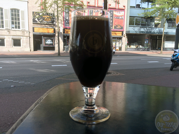 01-Aug-2015: Benzai's 10K by Van Moll. Thick. Nice dark bitter chocolate and black black cherry. Good roasted bitterness. This is what you earn with 10,000 beer checkins on RateBeer, an excellent beer brewed in your honor! #ottbeerdiary