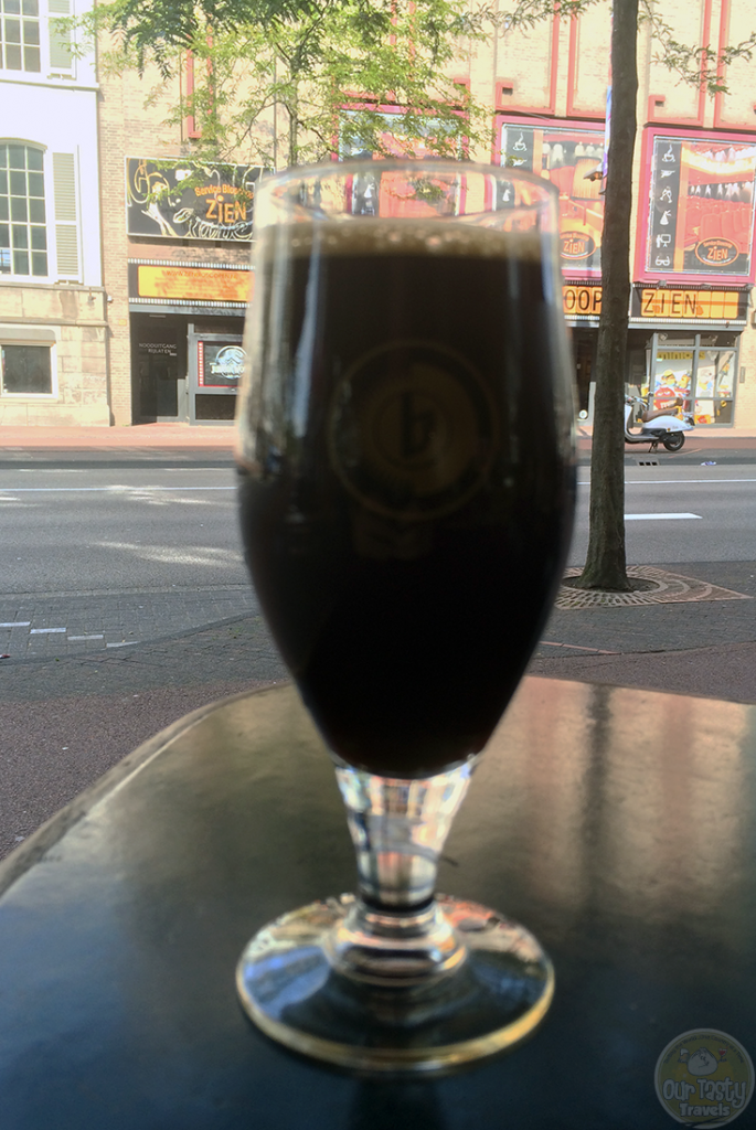 01-Aug-2015: Benzai's 10K by Van Moll. Thick. Nice dark bitter chocolate and black black cherry. Good roasted bitterness. This is what you earn with 10,000 beer checkins on RateBeer, an excellent beer brewed in your honor! #ottbeerdiary