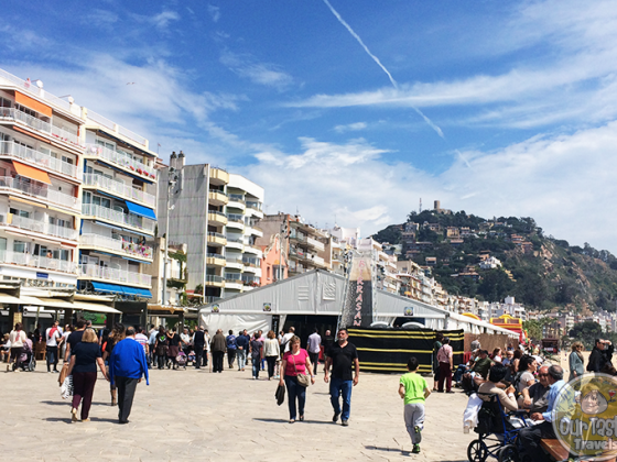 The Birrasana Beer Festival is located right on the sea promenade in Blanes, Spain.