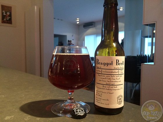 25-Jan-2015 : Braggot Brett by Brouwerij De Molen. Carnivale Brettanomyces festival 2014 Amsterdam special -- Braggot with pilsner and caramalt, saaz for bittering. Barrel aged on Wild Turkey and Bordeaux barrels with brett. Lagered with pine honey. #ottbeerdiary