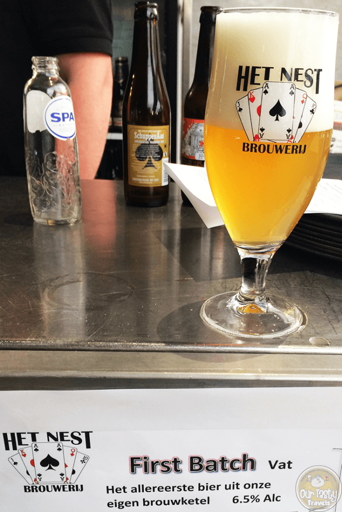 24-Oct-2015: Het Nest's First Batch by brouwerij Het Nest. Served at the mini-beer festival held in honor of the brewery's grand opening. A Saison, brewed as the first batch in the new facility. Very good. #ottbeerdiary