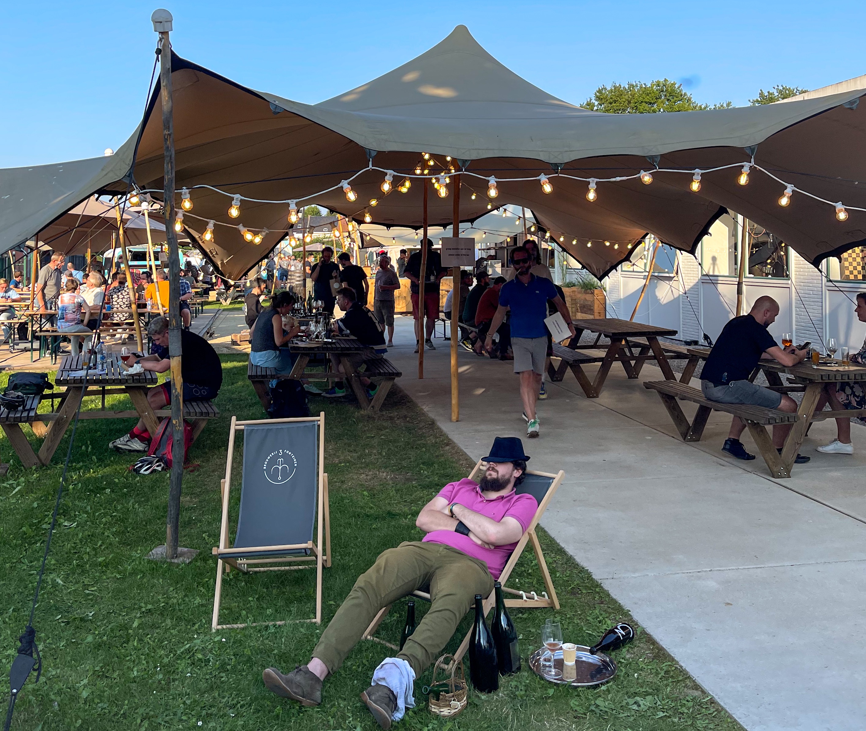 Relaxing at 3 Fonteinen labik-O-droom as evening approaches at Open Beer Days