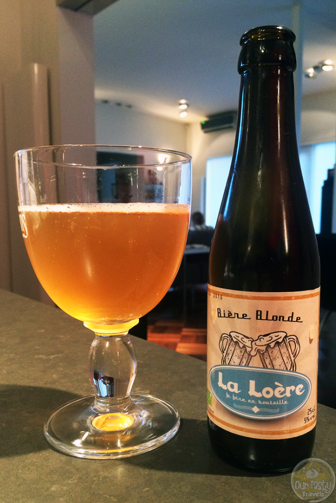 9-Jun-2015 : Bière Blonde by La Loère. A very nice, spicy aroma. Almost nutty. Flavor is not there to match. A little wheaty, but fairly watery. Wish it tasted as good as it smells. #ottbeerdiary