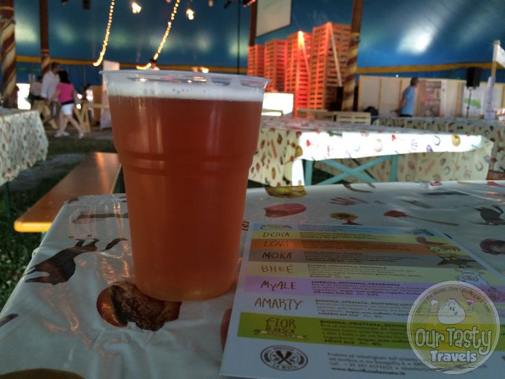 20-Jun-2015 : MyALE by La Mata. Citrusy, hoppy bitterness. More bitter than many English IPAs, even many double IPAs. Yet packed in 6.2%. I like it! This was one of the La Mata beers on offer in the big top circus tent at the #AlMeni festival #inEmiliaRomagna. #ottbeerdiary