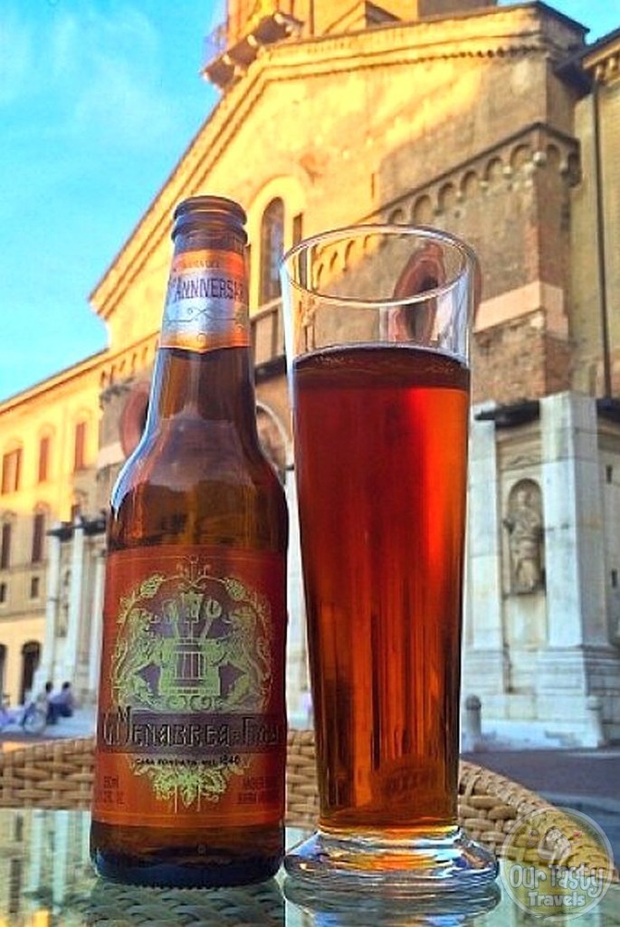25-Jun-2015 : Birra del 150° Anniversario Ambrata by G. Menabrea & Figli. A wee bit sweet. But drinkable, especially while sitting on a sunny piazza. #ottbeerdiary #blogville