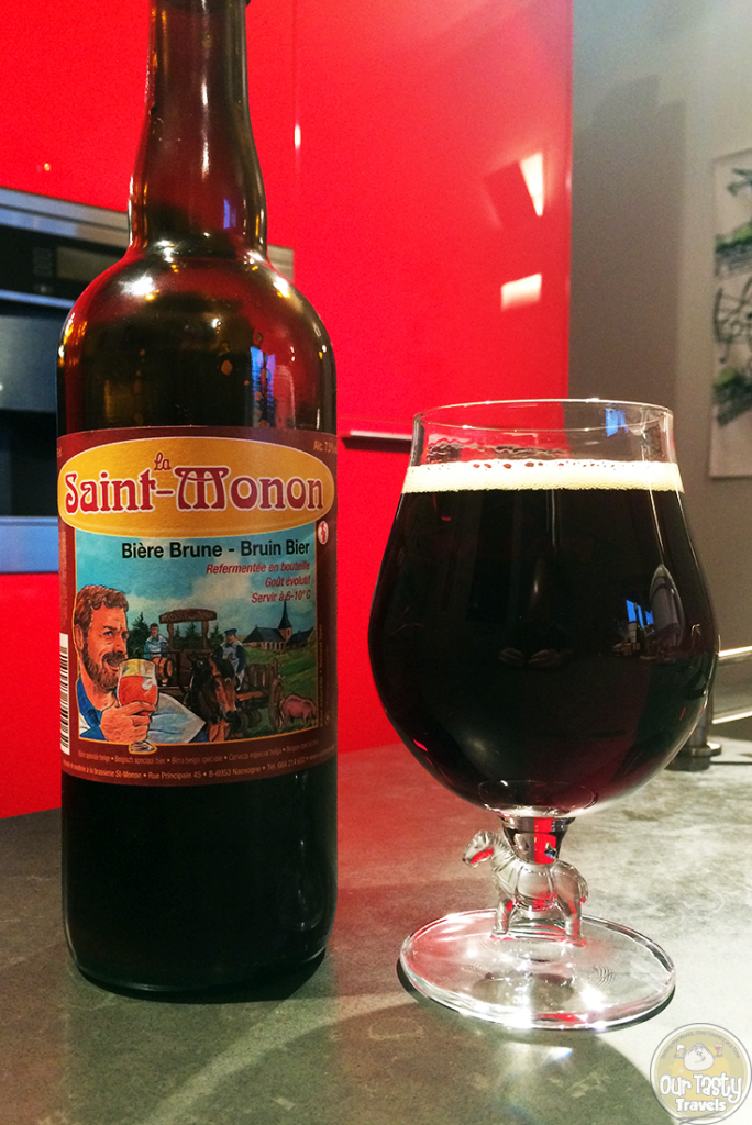 03-Aug-2015: Saint-Monon Brune by Brasserie Saint-Monon. Sweet. Caramel and Malts. Even a little chocolate. Some bitterness, and an attempt for more. #ottbeerdiary