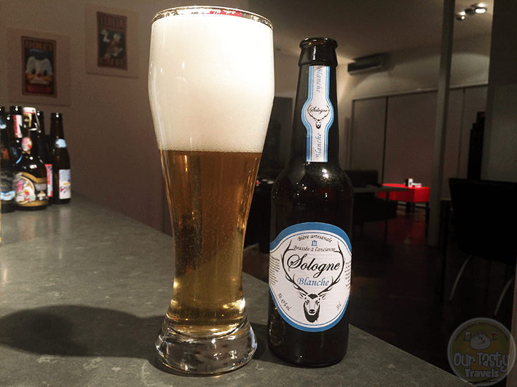07-Jan-2016: Sologne Blanche by Chambord Gastronomie. A 4.9% ABV witbier purchased at Château de Chambord. Some bitter. Hints of lemon in the wheat. A bit watery though. #ottbeerdiary