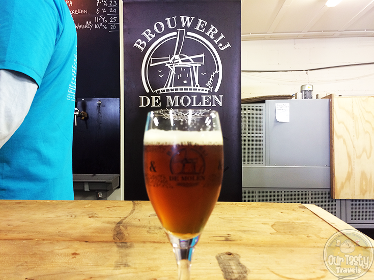 25-Sep-2015: Twenty-Five Grams by Brouwerij De Molen. Fruity and hoppy aroma. Citrusy bitterness, but not too astringent. Quite tasty! And in honor of Borefts, De Molen's 25 Grams = 2500!!! #ottbeerdiary