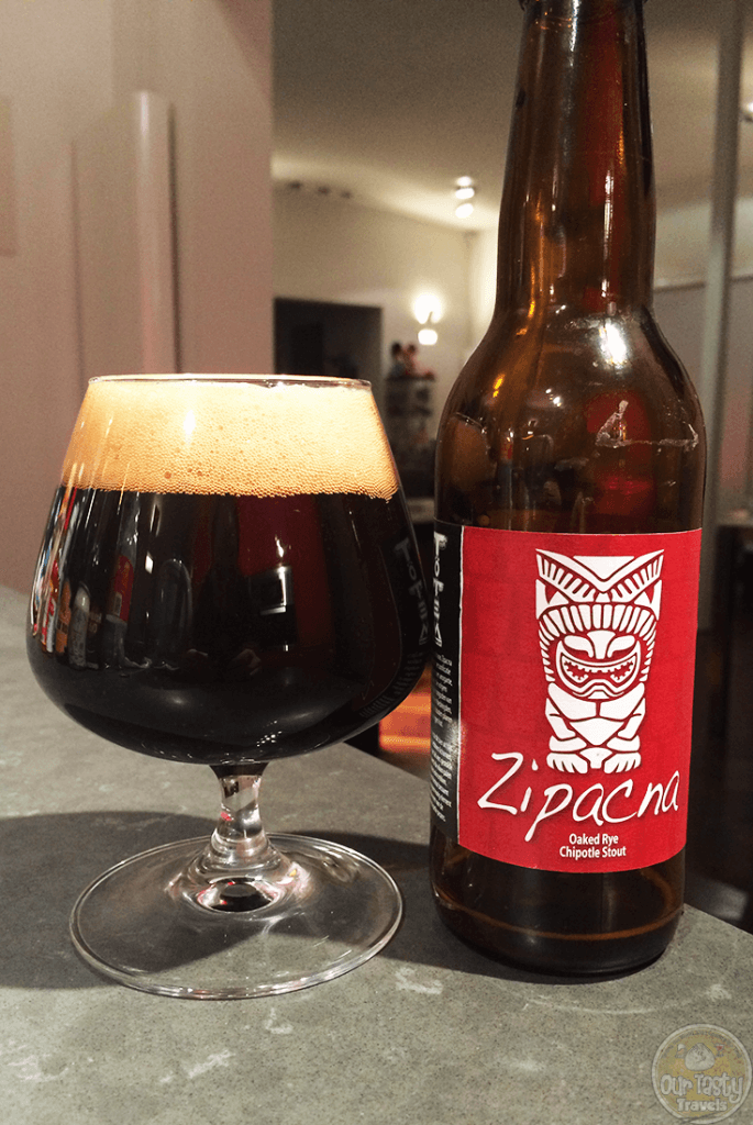 17-Nov-2015: Zipacna Oaked Rye Chipotle Stout by Totem. Smoky and spicy. And dark roasted flavors. Chocolate and coffee. With some sweetness underneath. Pretty good! #ottbeerdiary