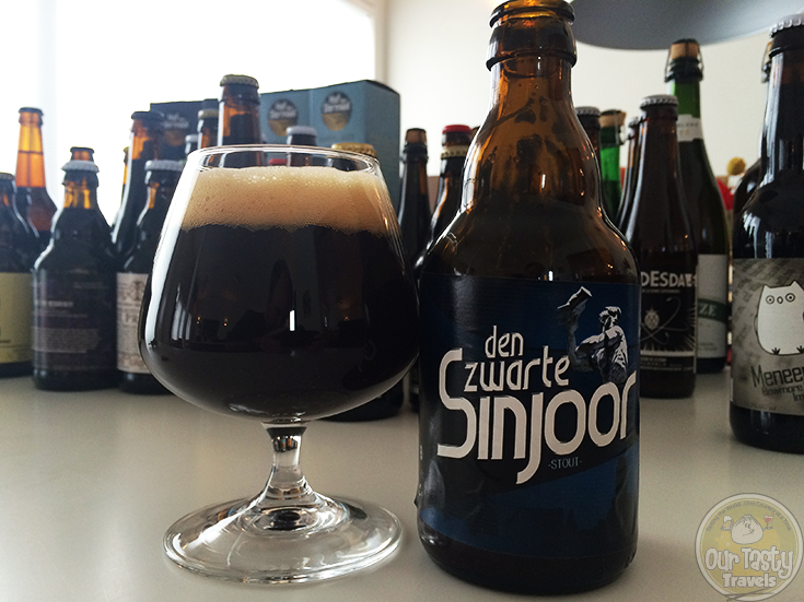 24-Jul-2015 : Den Zwarte Sinjoor by Huisbrouwerij 't Pakhuis. Nice dark bitterness. A very nice aftertaste. #ottbeerdiary